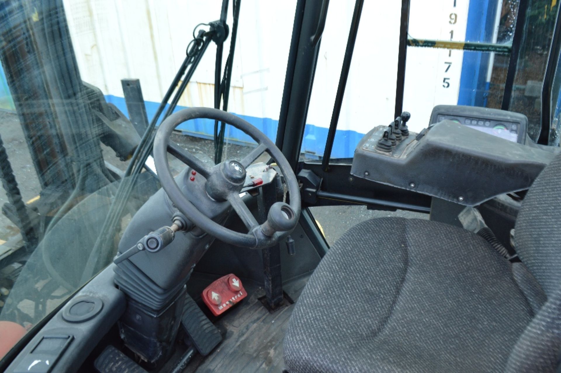 2003 Hyster 9.00 tonne counter balance fork lift - Image 15 of 15