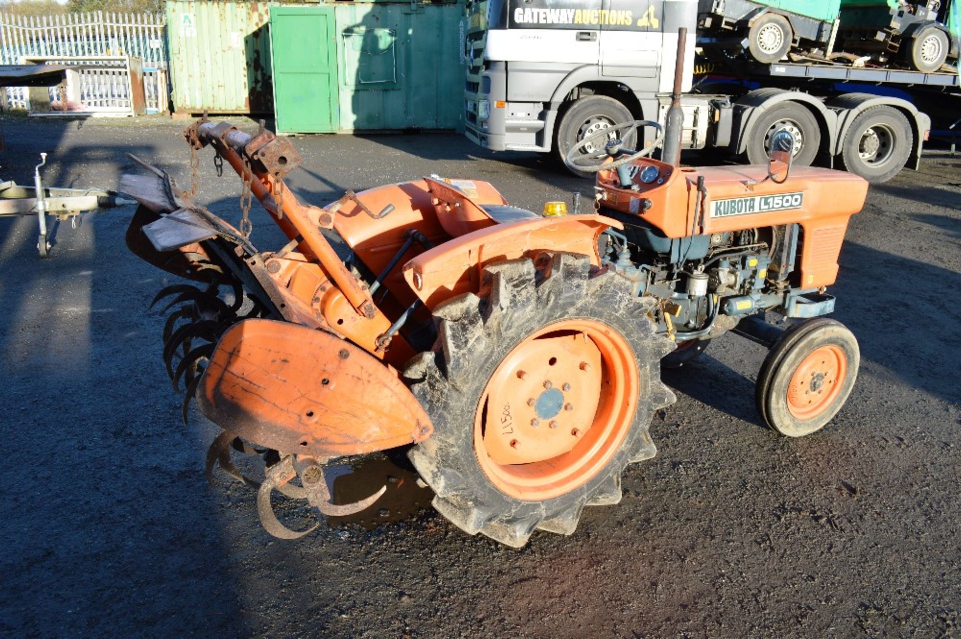 Kubota L1500 2 wheel drive diesel driven compact tractor - Image 2 of 5