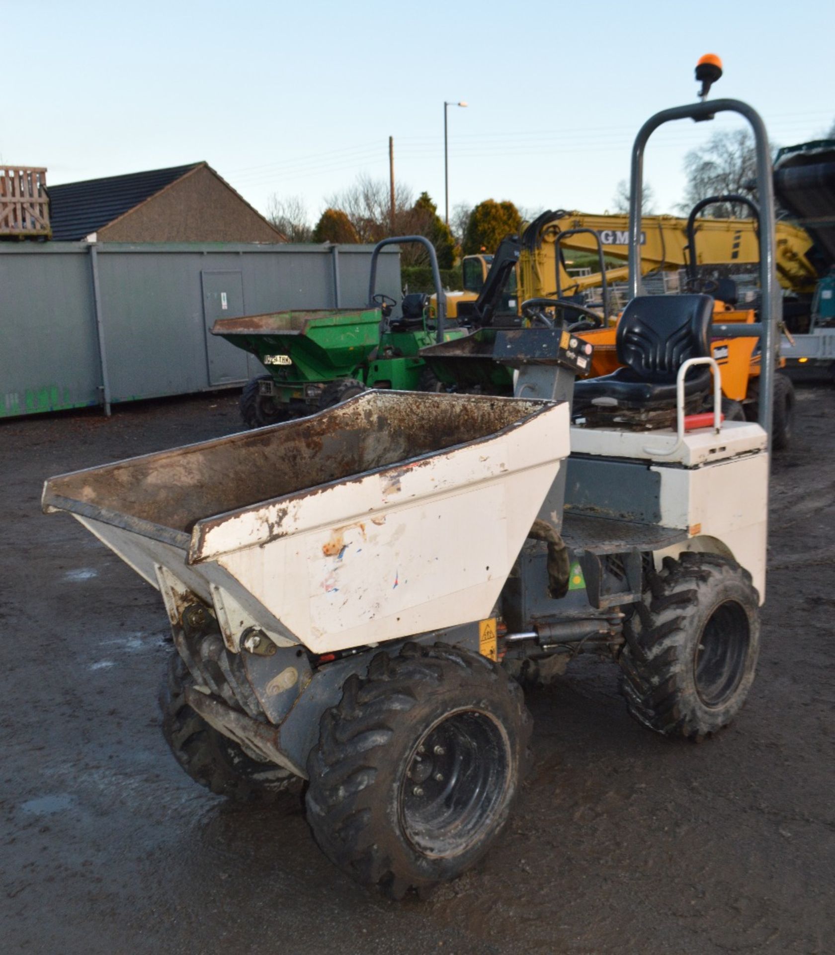 Benford Terex HD1000 hi tip dumper
Year: 2006
S/N: E605HM200
Recorded Hours: 1515
* Problem with - Image 2 of 10