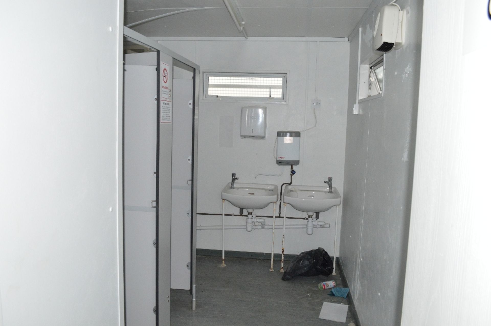 32 ft x 10 ft jack leg site toilet split into ladies & gents toilets & kitchen area
c/w keys - Image 4 of 6