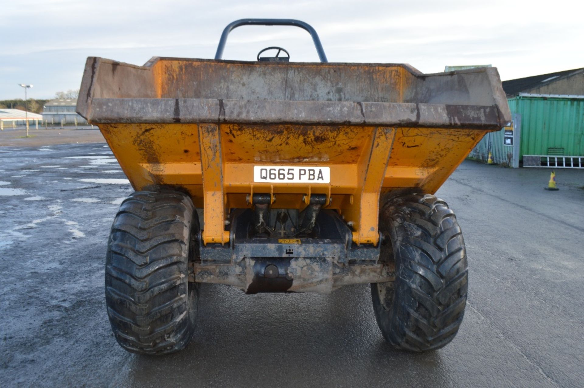 Benford Terex PT9000 9 tonne straight skip dumper
Year: 2007
S/N: E707FM365
Recorded Hours: 2599 - Image 5 of 15