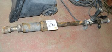 Pneumatic pole scabbler
A515476