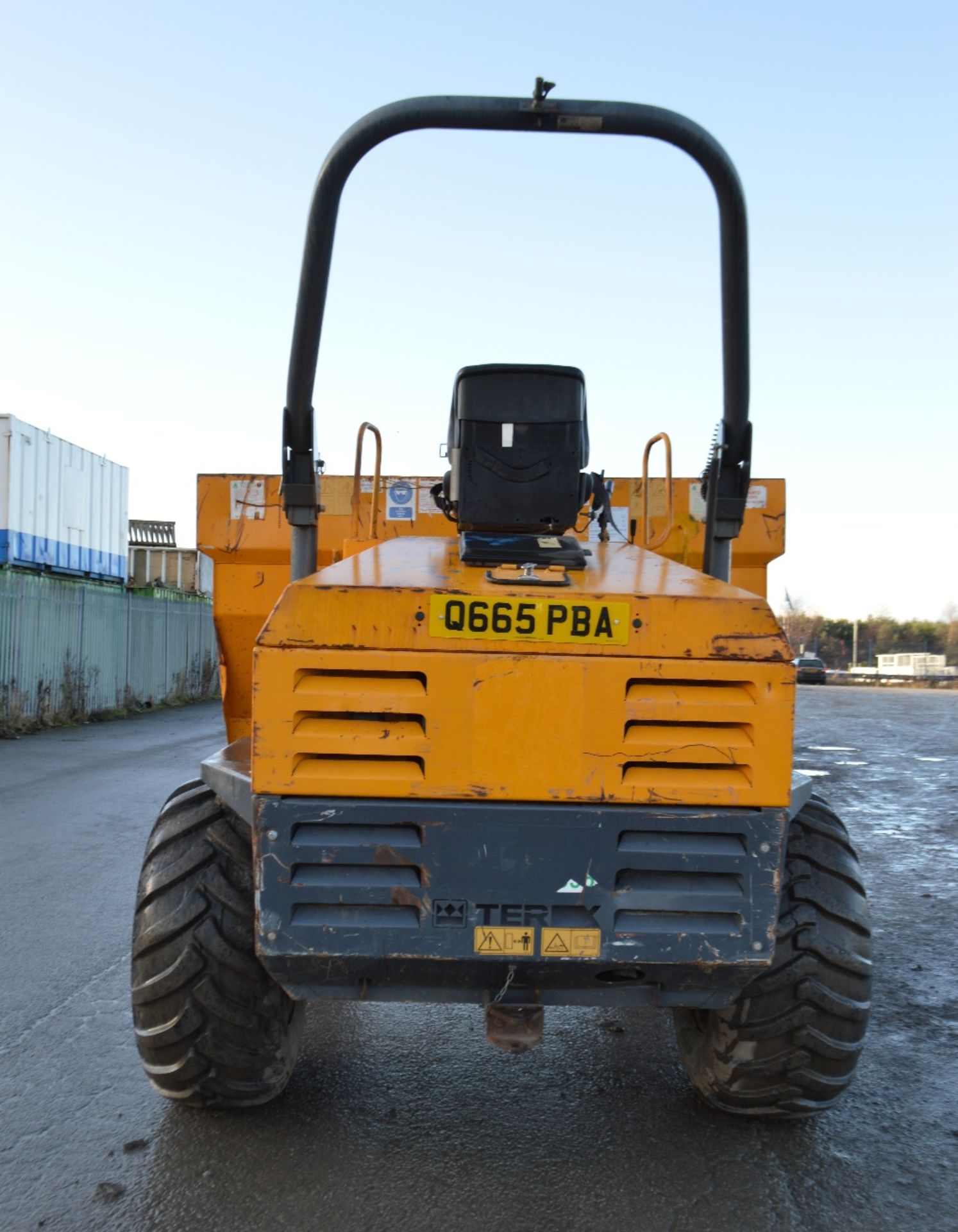 Benford Terex PT9000 9 tonne straight skip dumper
Year: 2007
S/N: E707FM365
Recorded Hours: 2599 - Image 6 of 15