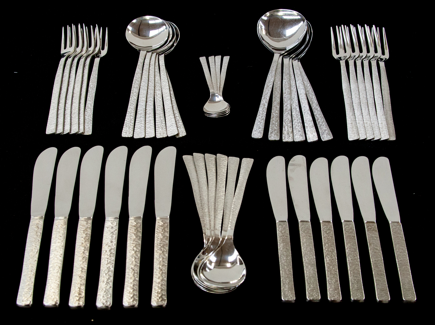 Gerald Benney for Viners, a collection of stainless steel Studio flatware and cutlery for six, circa