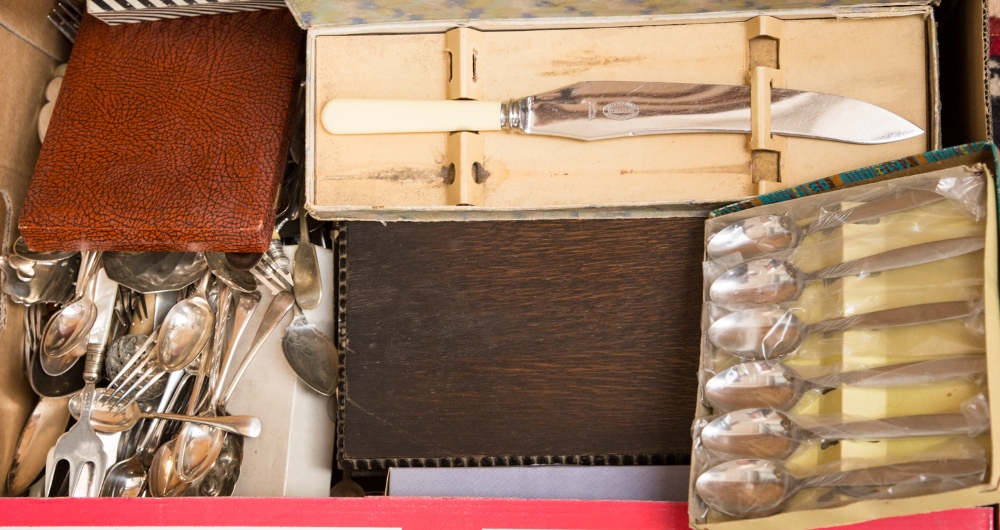 Boxed sets of cutlery, EPNS cutlery, stainless steel and an oak canteen of cutlery (3) good quantity