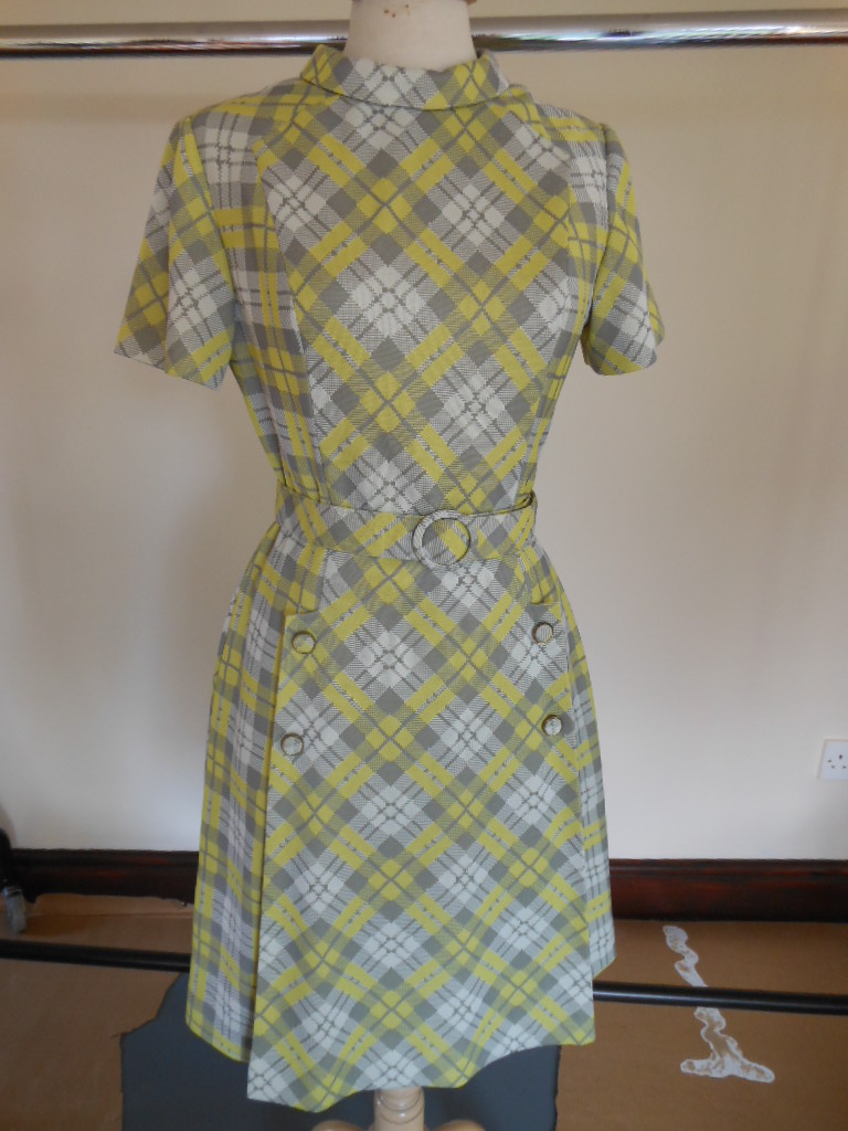 Vintage 'Frederick Howard or London' lemon grey and white Dress with belt, turned collar , box pleat