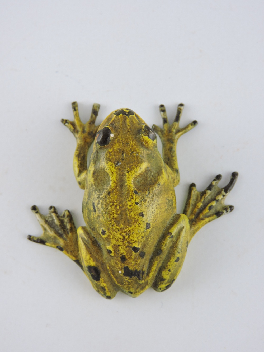 Bergman & Sons, Austria, a cold painted bronze toad, L. 4.5cm. - Image 3 of 4