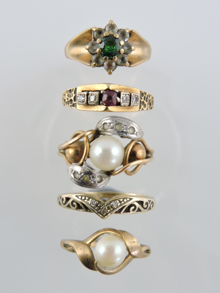 Five various 9ct gold dress rings, set emerald, old cut diamonds, pearls and ruby.