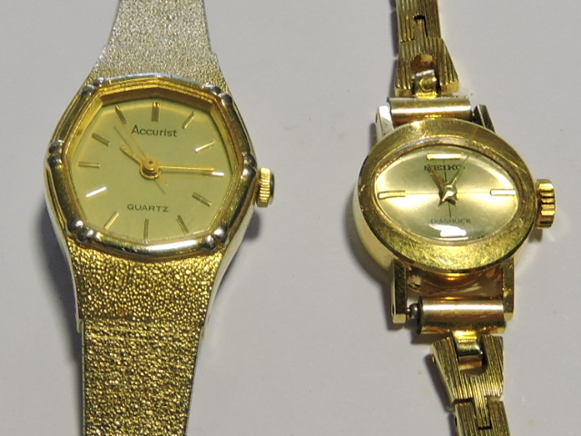 Ladies Seiko Diashock gold plated wristwatch circa 1960 cased with papers and one other ladies