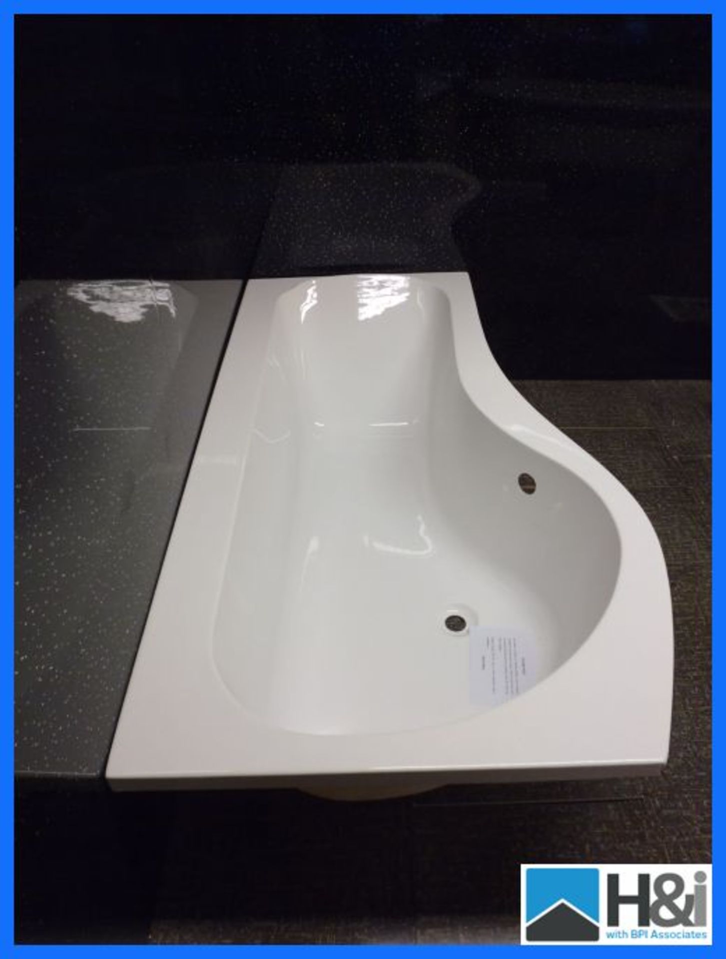 High Quality 'P' Shaped Bath. Left Hand Including Feet Supports. 1700mm x 930mm. End of Stock Line