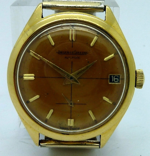 A gentleman`s 18ct gold cased Jaeger-LeCoultre automatic wristwatch, the circular gold crosshairs