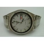 A gentleman's Seiko 5 automatic wristwat