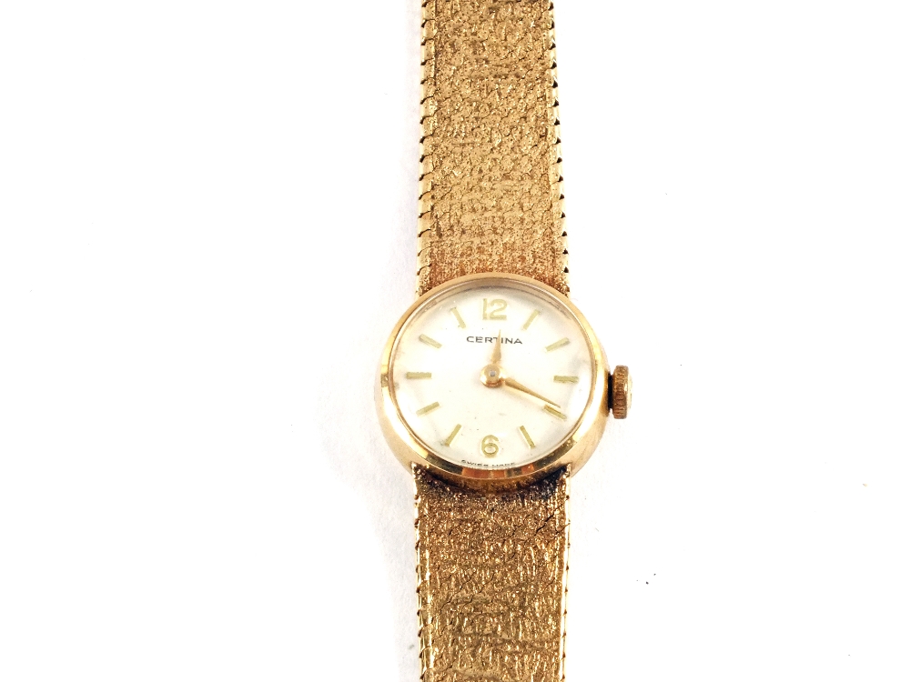 A lady`s 9ct Gold wristwatch