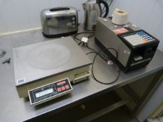 Set of Avery Berkel A702 Digital Scales Complete with Avery Pack Scan 2 Printer AF