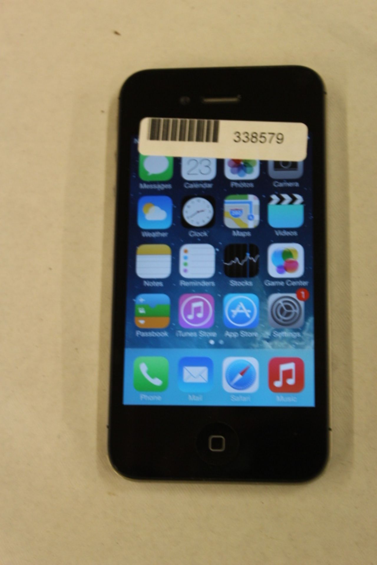 V Apple iPhone 4S 16GB Black - Powers On (579)
