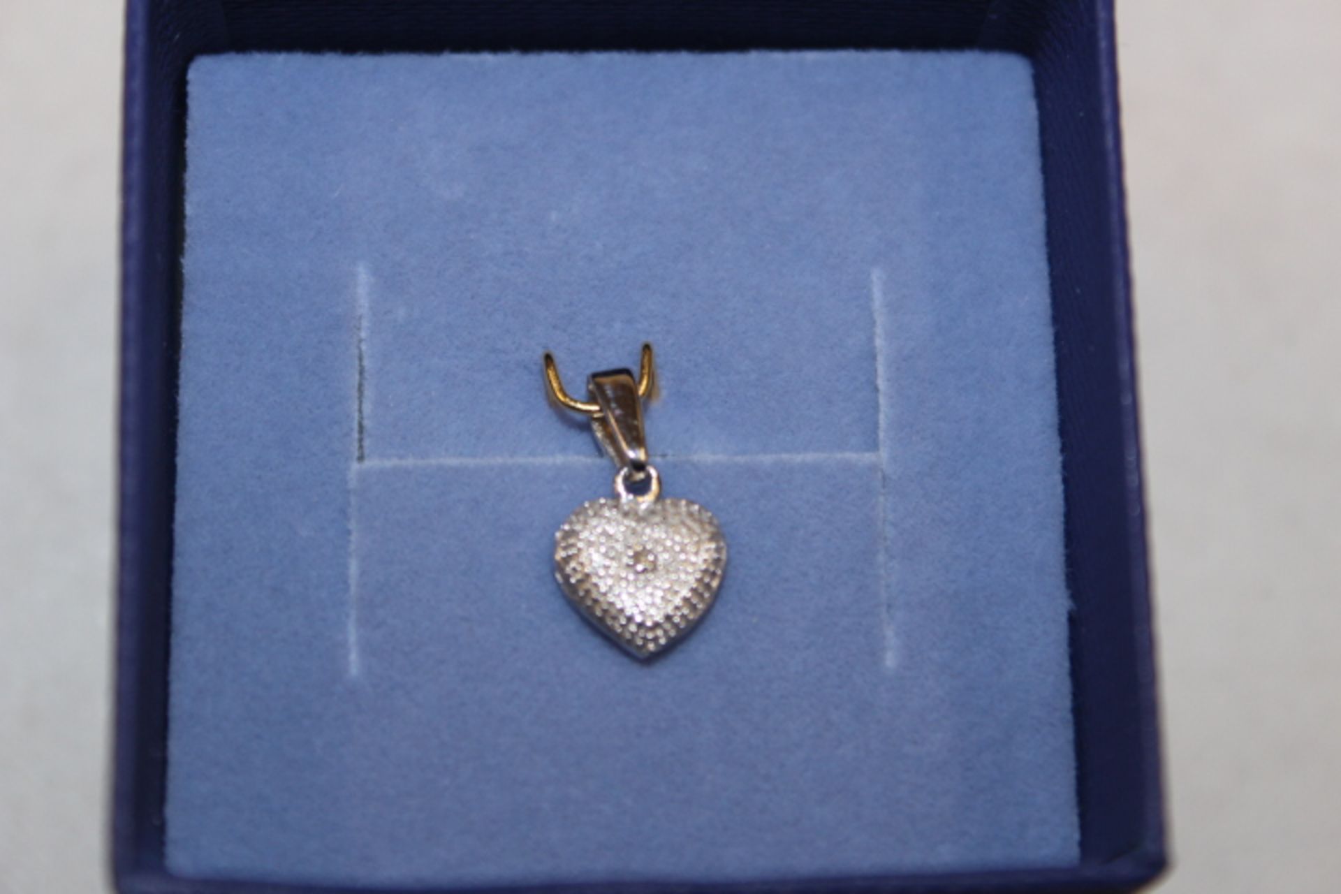 V WM (925) Diamond Heart Pendant