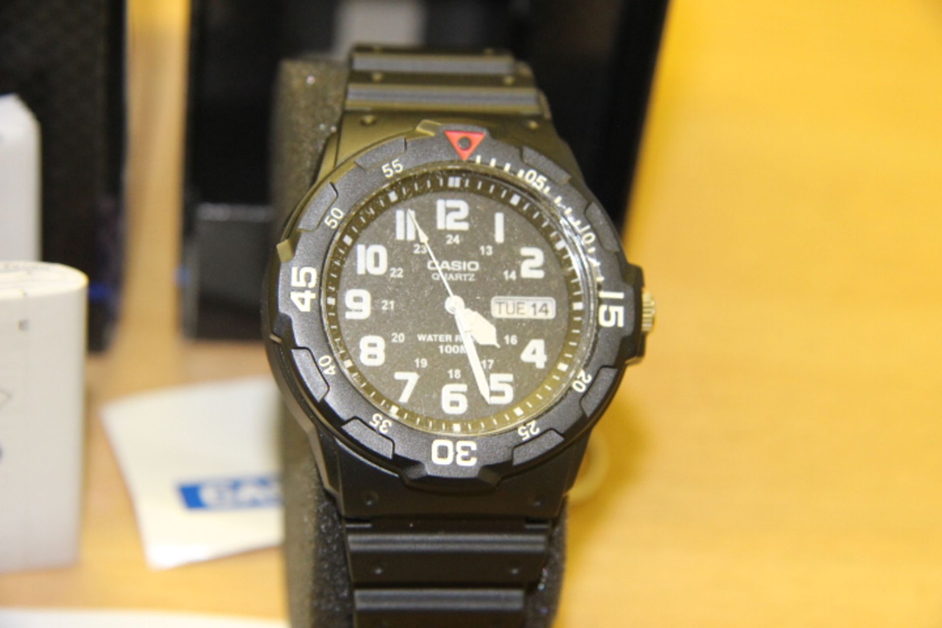 V Gents Casio Day Date Face Divers Style Watch