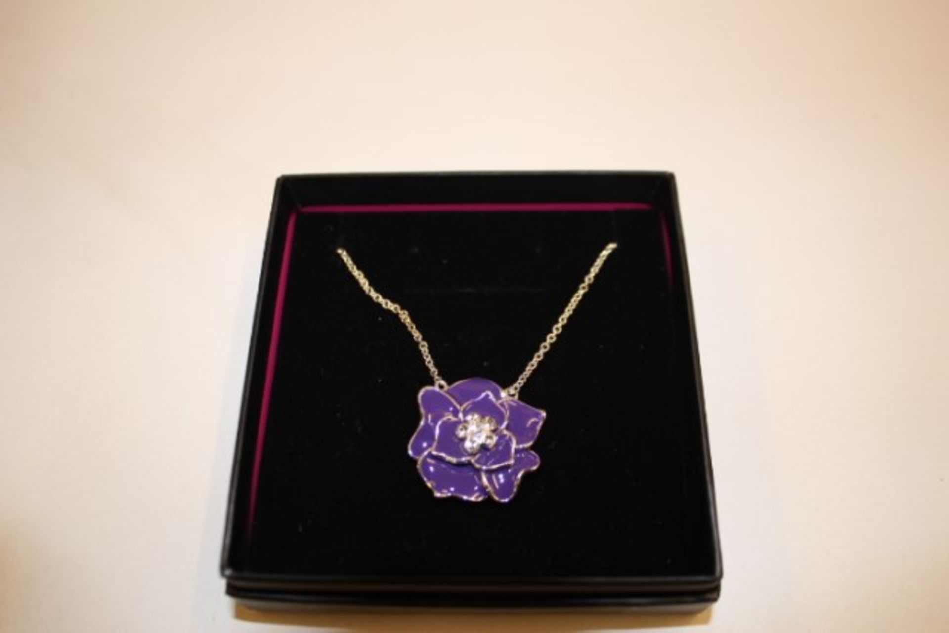 V WM Chain And Purple Flower Pendant