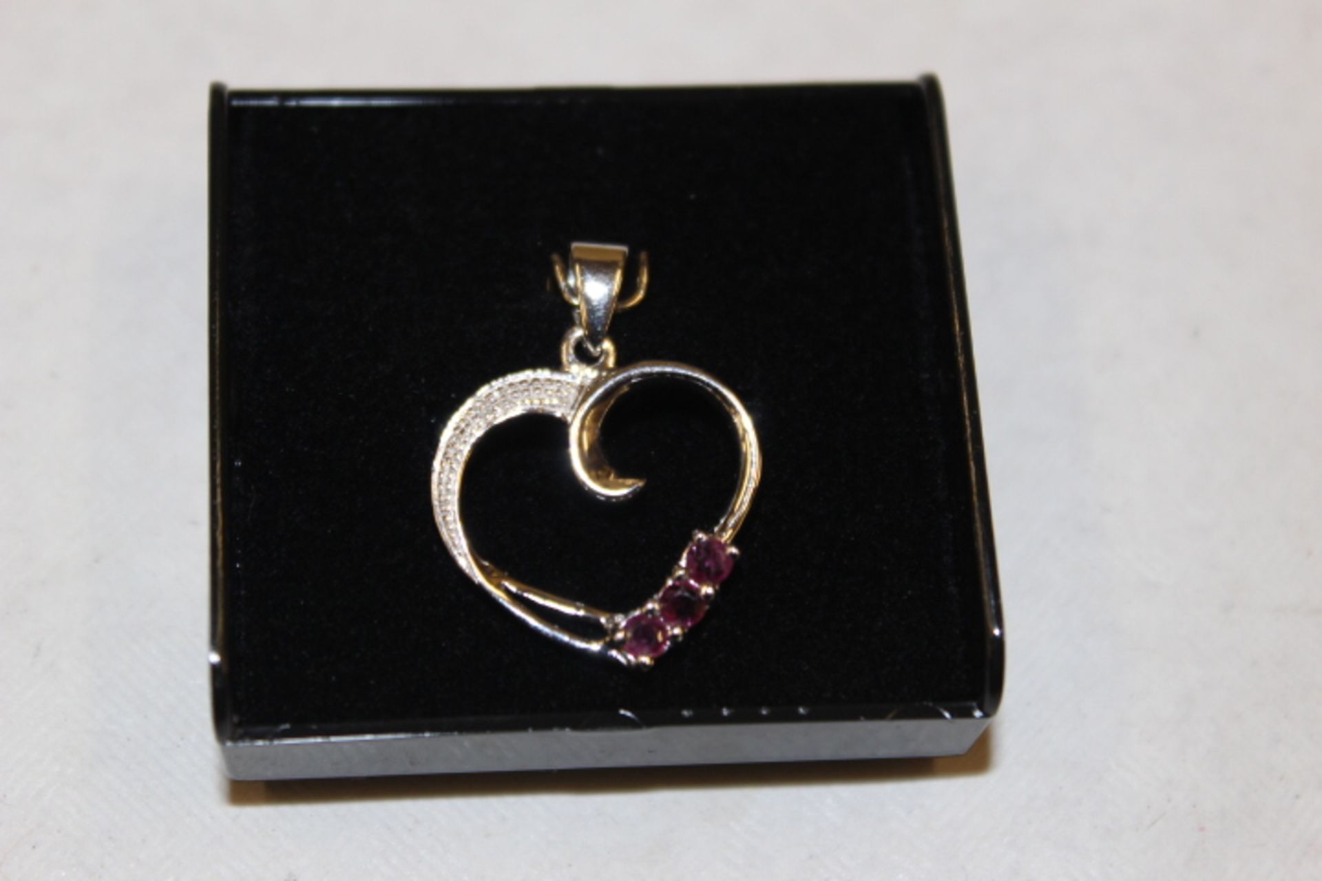 V WM (925) Ruby & Diamond Heart Pendant