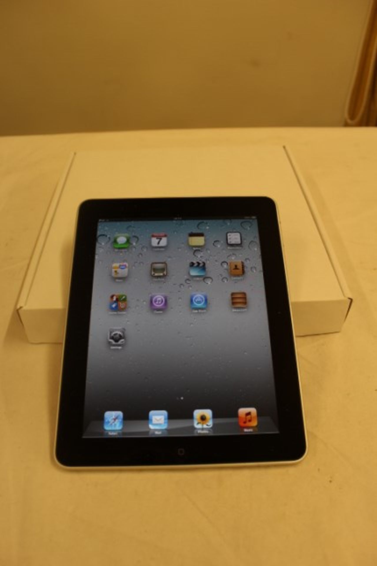 V Apple iPad 16Gb Wi-Fi with box and warranty (some units may be scratched or dented) - Image 2 of 3