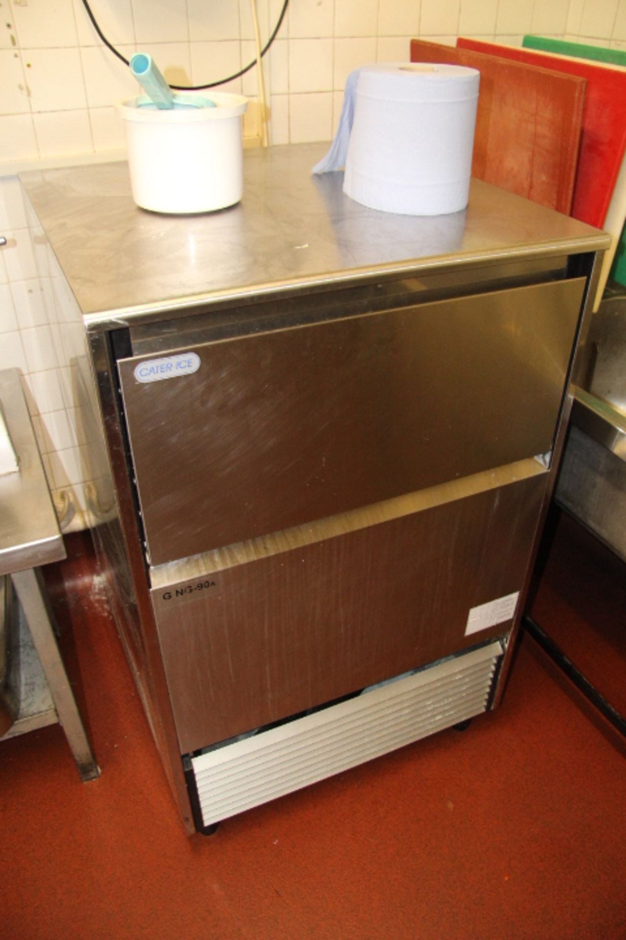 V Kitchen -  Cater-Ice GNG-90A Stainless Steel Commercial Ice Machine 28"Wide 28"Deep 45"Tall