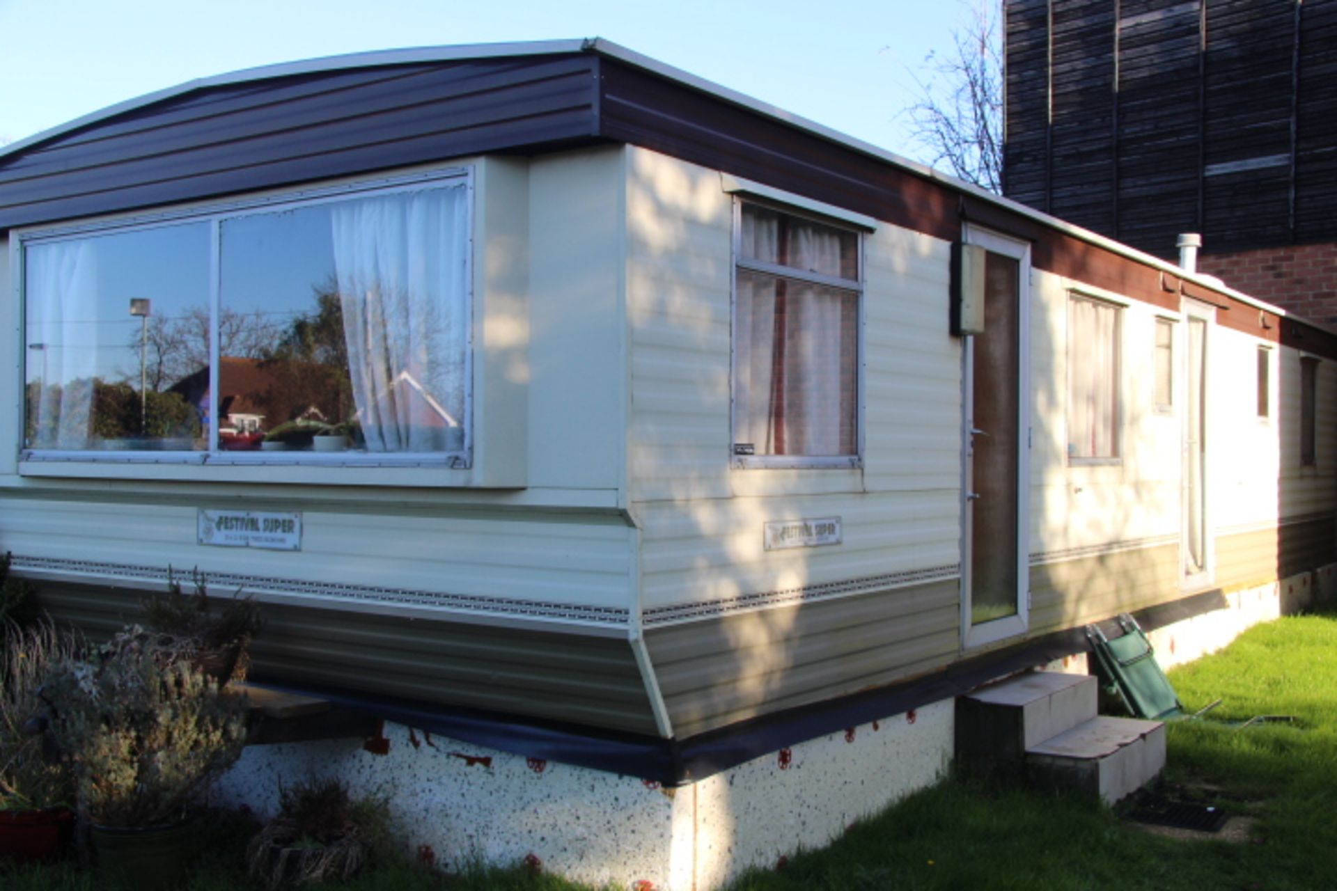 V Car Park - Atlas "Festival Super" Static Caravan 35ft Long 12Ft Wide With Three Bedrooms (Buyer To - Image 2 of 3