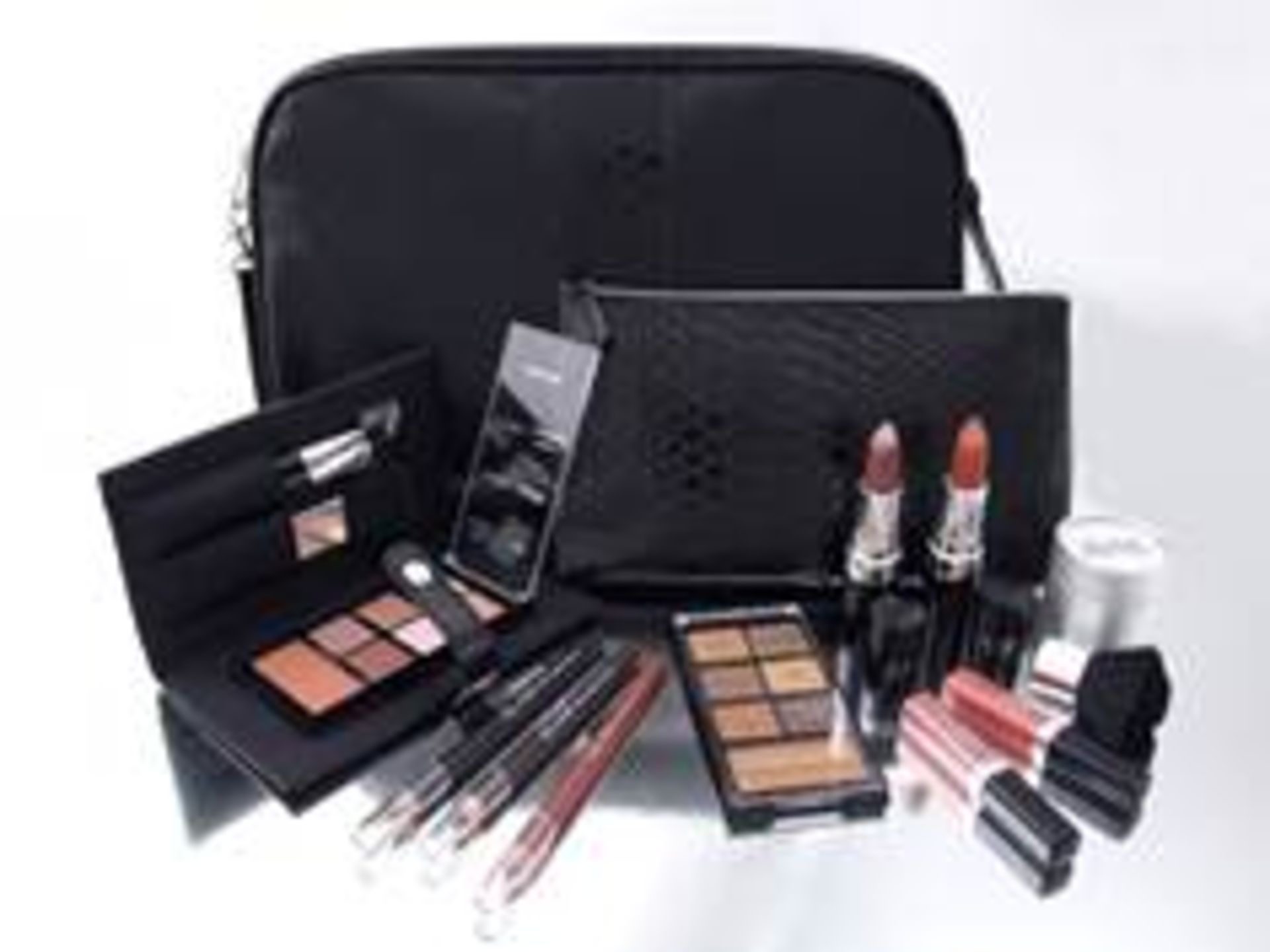 V Active Glamour Collection Gift Set Inc Three Bags RRP £39.99