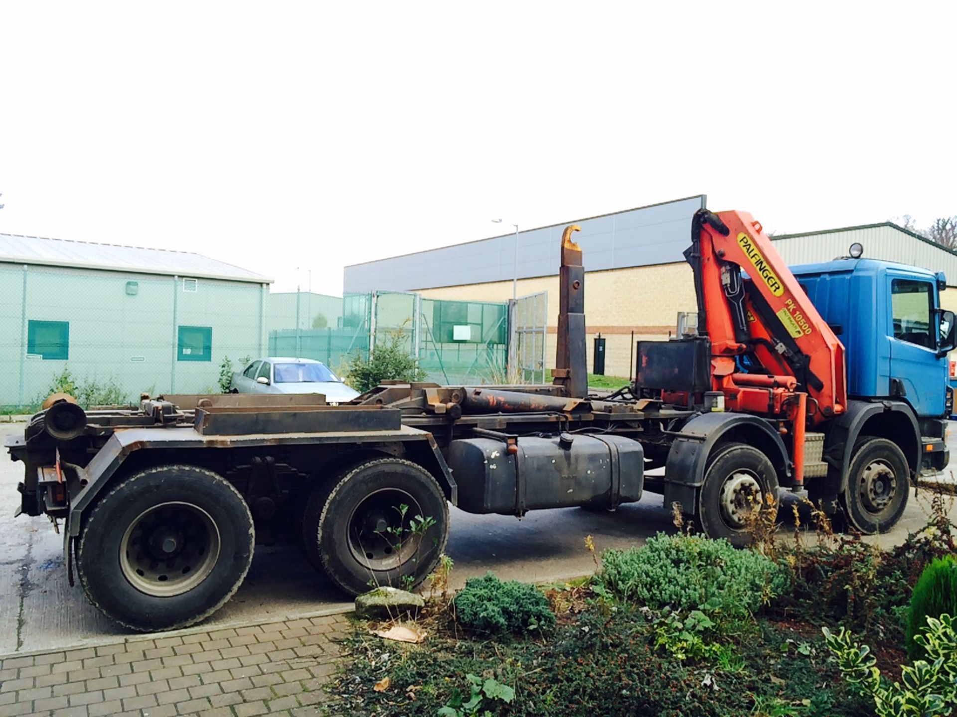 Reg DNZ 1295 yr1999 Scania 114 (360) 8 wheel hook loader c/w Palfinger PK 10500 Hiab - Image 2 of 7