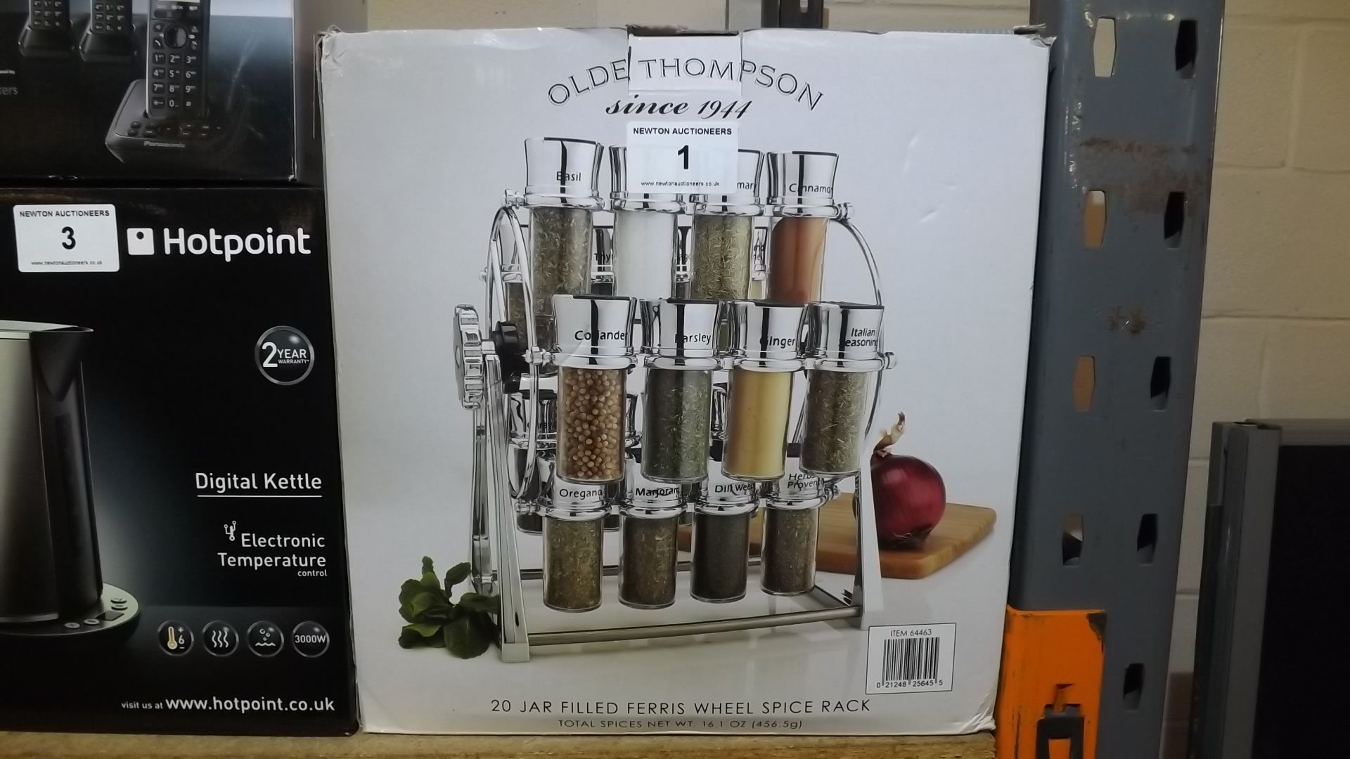 1 BOXED OLDE THOMPSON 20 JAR FERRIS WHEEL SPICE RACK RRP £64.99