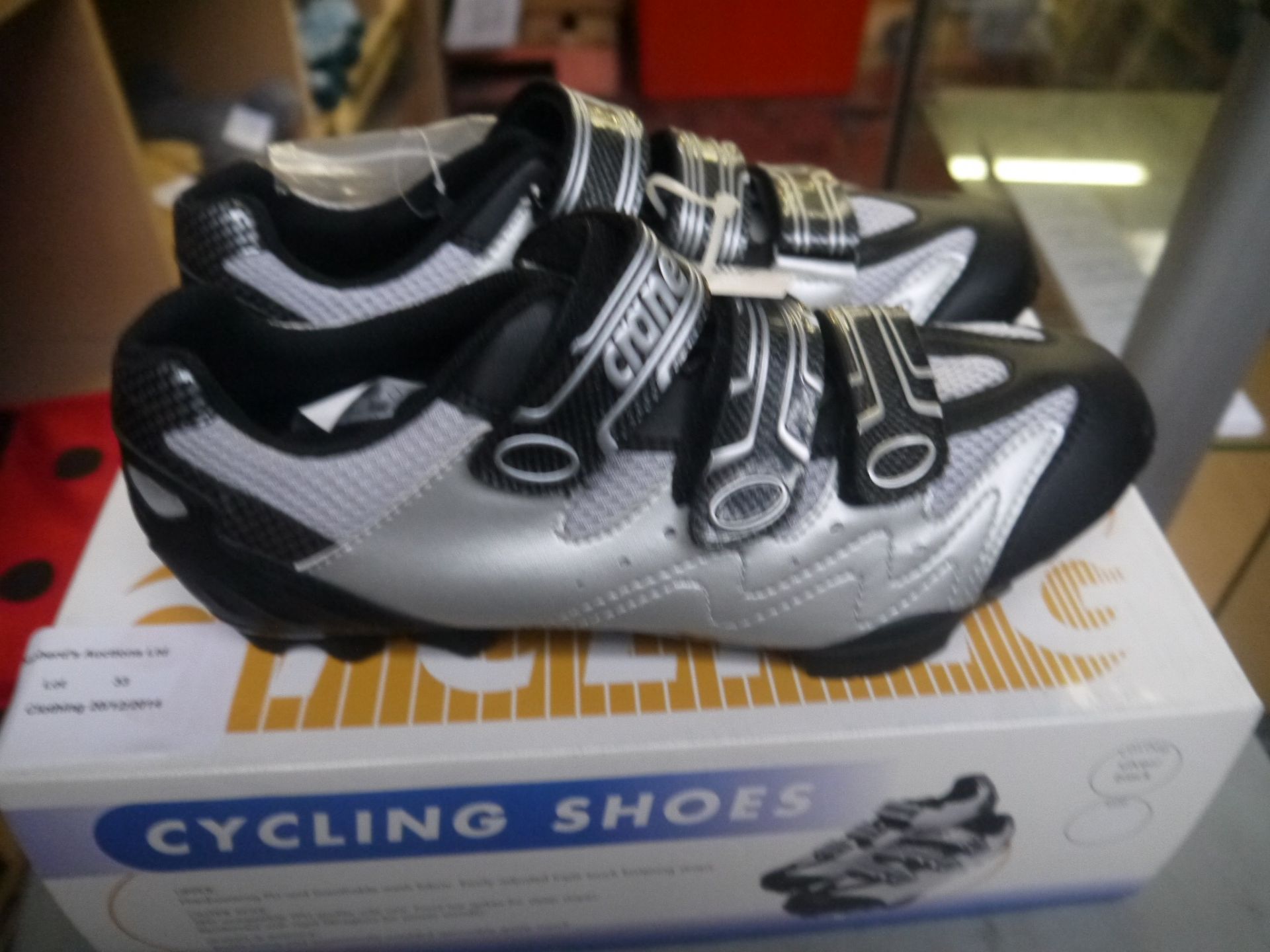 Cycling Shoes size size 8 brand new and boxed