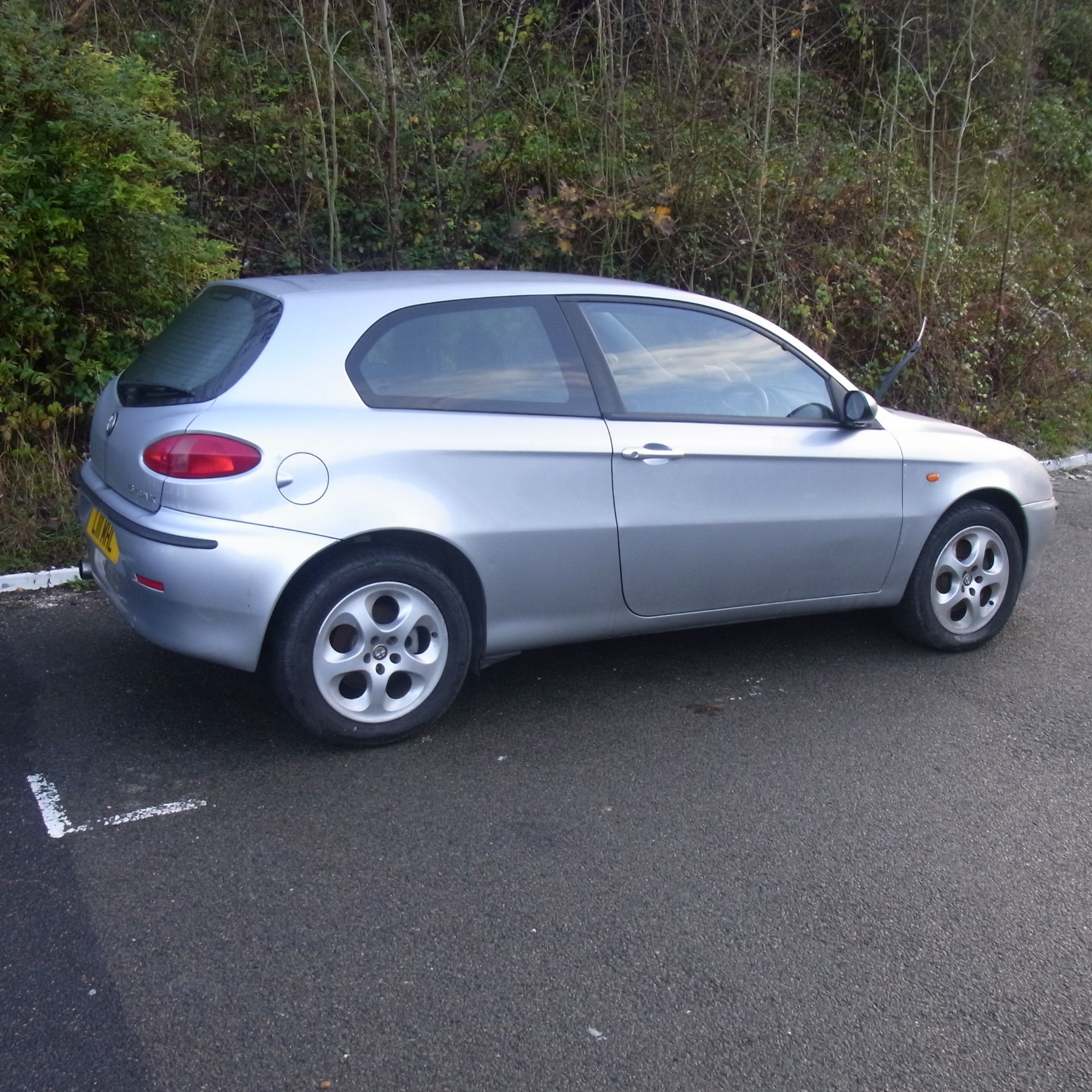 Lot 09 - L111 MHL Alfa Romeo 147 T Spark Lusso with V5 - Image 2 of 3