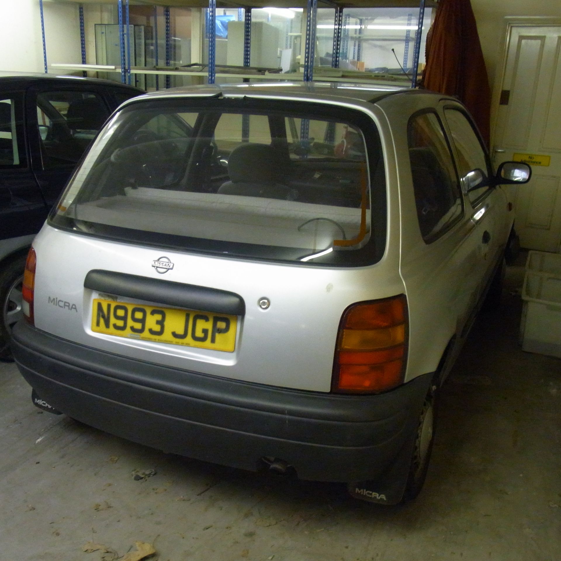 N993 JGP Nissan Micra L with V5 - Image 3 of 4