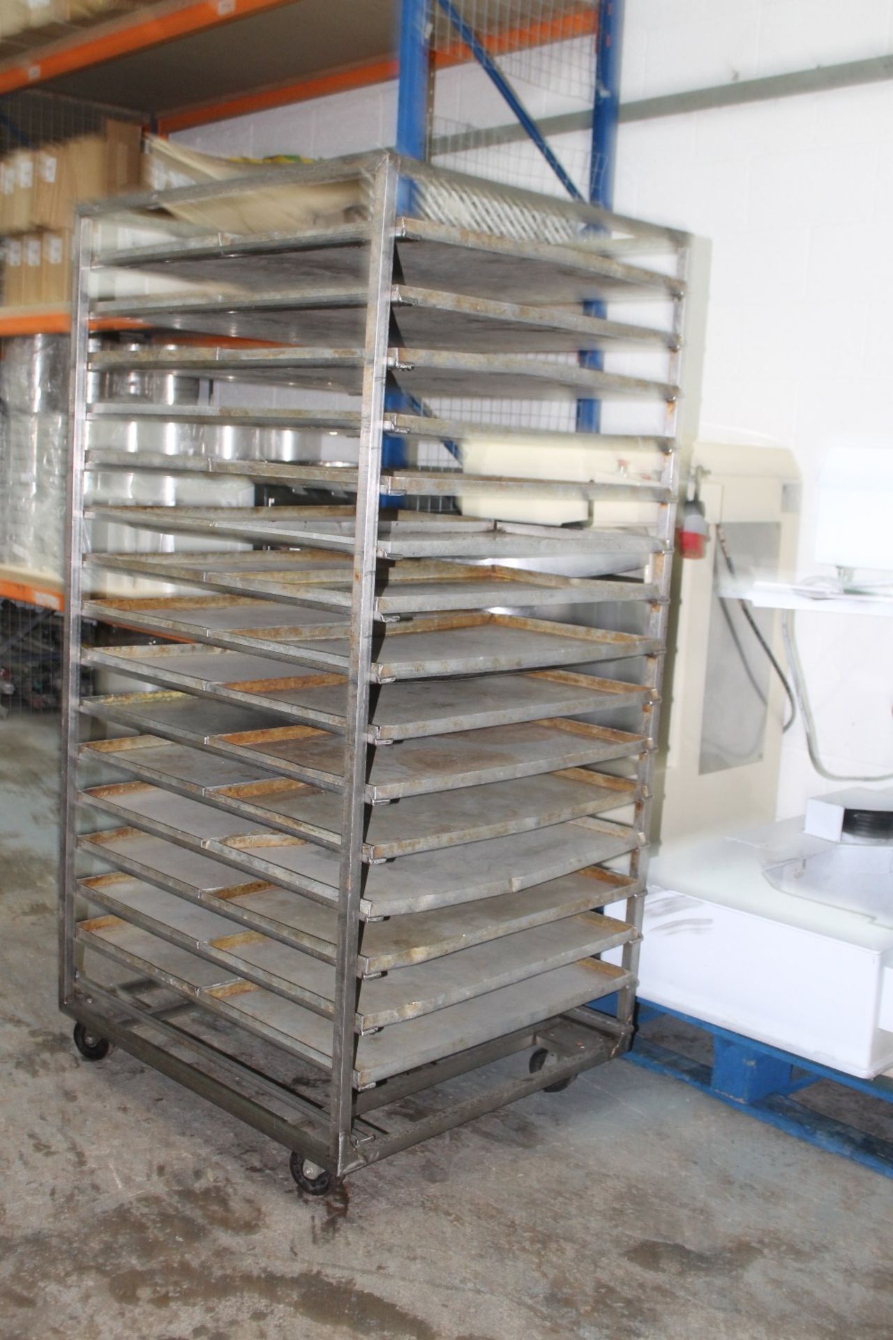Bakers Cooling Rack + Trays - Image 2 of 2
