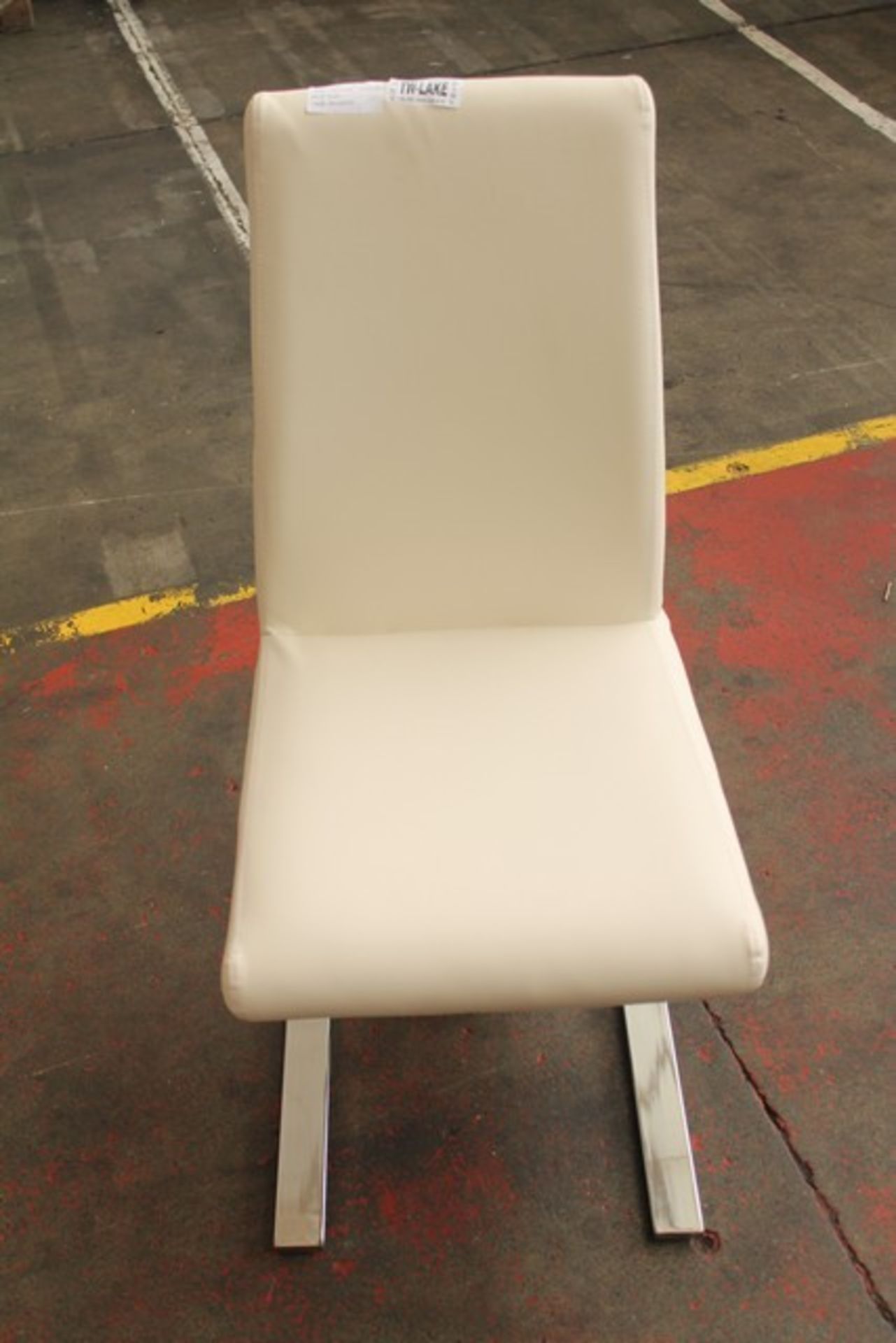 2 x BRAND NEW ZEE WHITE LEATHER DINING CHAIR RRP £100 (648)  *Please note that the bid price is