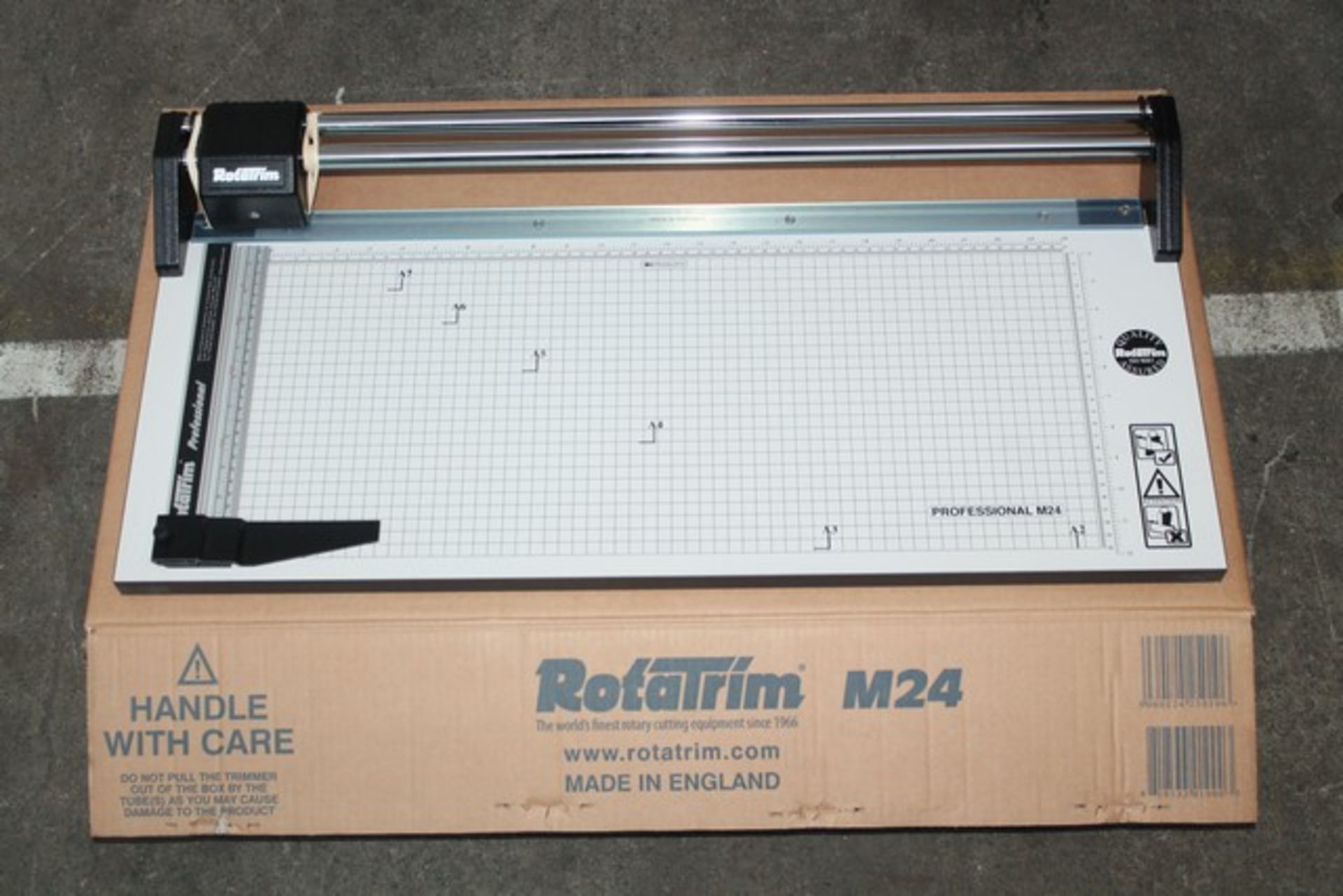 1 x BOXED BRAND NEW AND SEALED ROTARAM M24 PROFESSIONAL A8 PAPER TRIMMER   *Please note that the bid