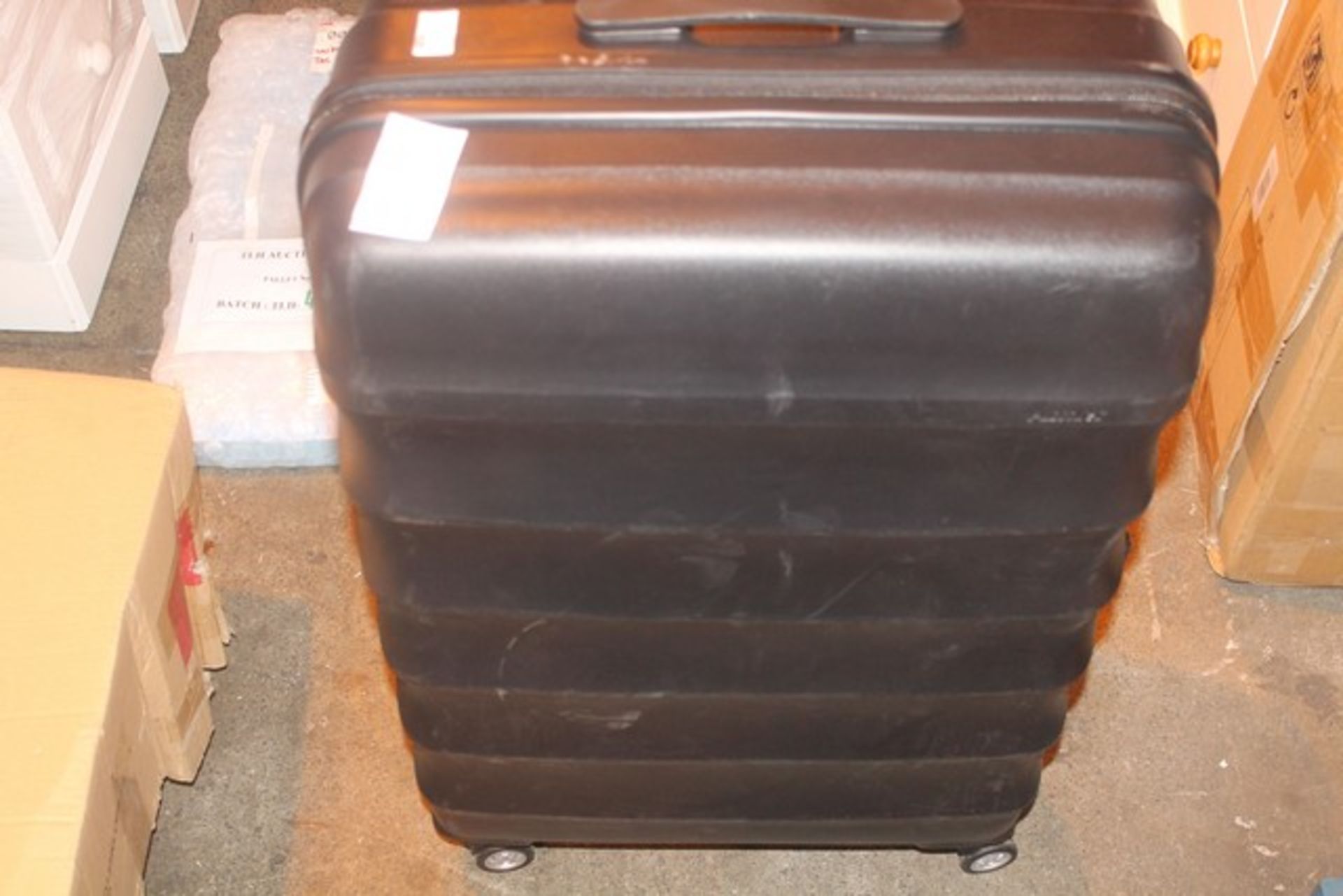 1 x HARD SHELL 360 WHEEL TROLLY LUGGAGE SUITCASE   *PLEASE NOTE THAT THE BID PRICE IS MULTIPLIED