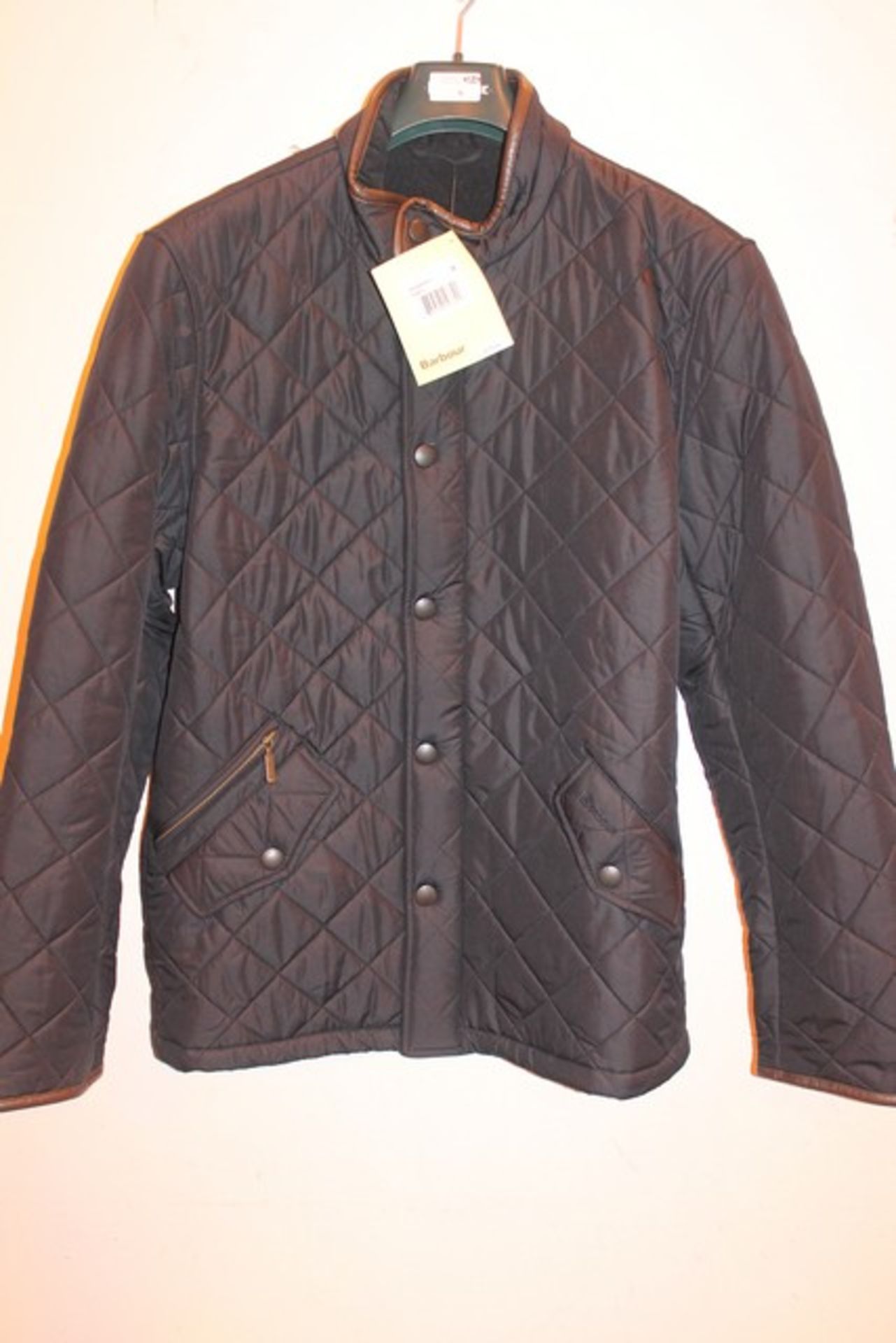 1 x BARBOUR SIZE MEDIUM POWELL QUILTED MENS JACKET RRP £150 (CAGE 12.008)   *PLEASE NOTE THAT THE