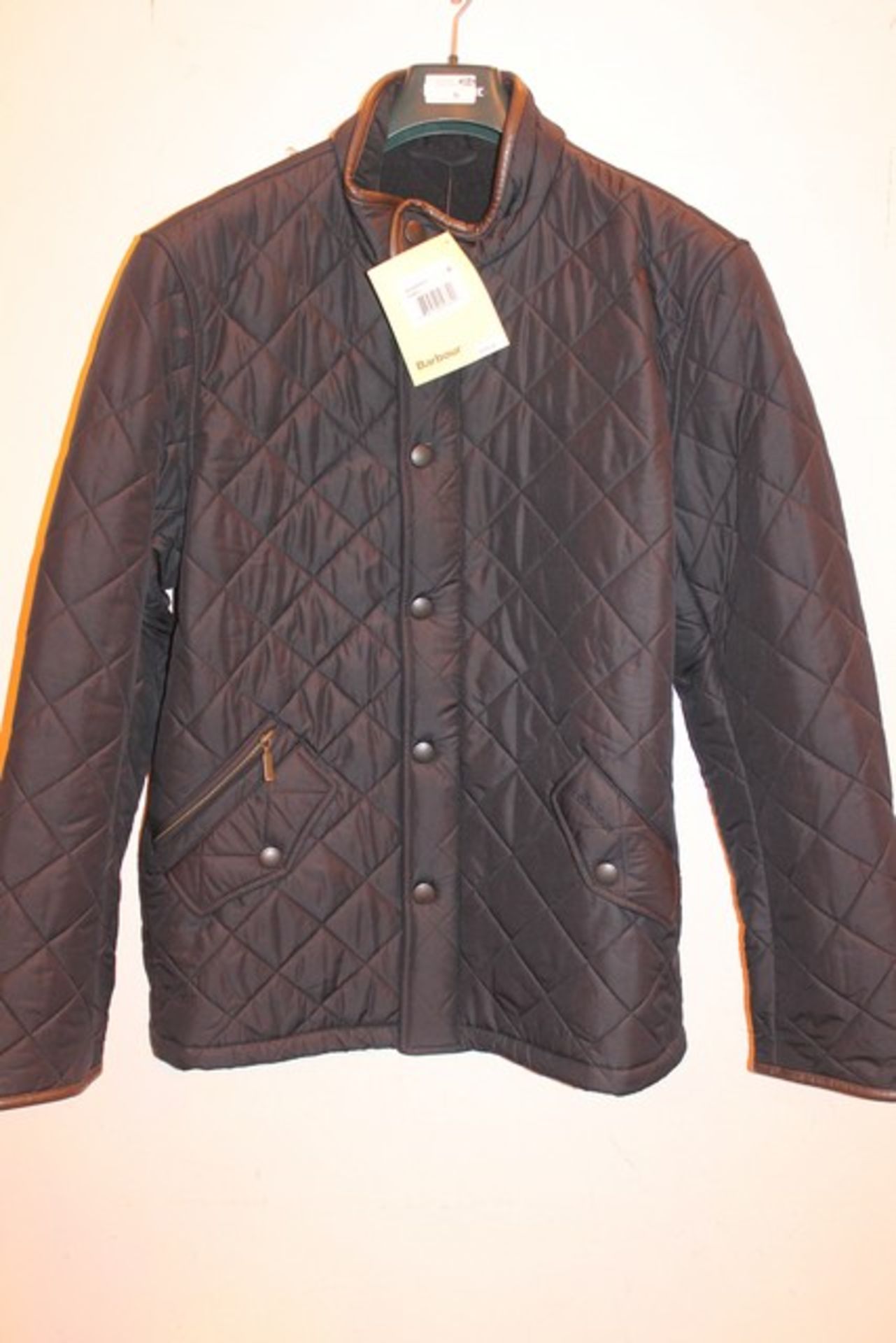1 x BARBOUR SIZE MEDIUM POWELL QUILTED MENS JACKET RRP £150 (CAGE 12.008)   *PLEASE NOTE THAT THE