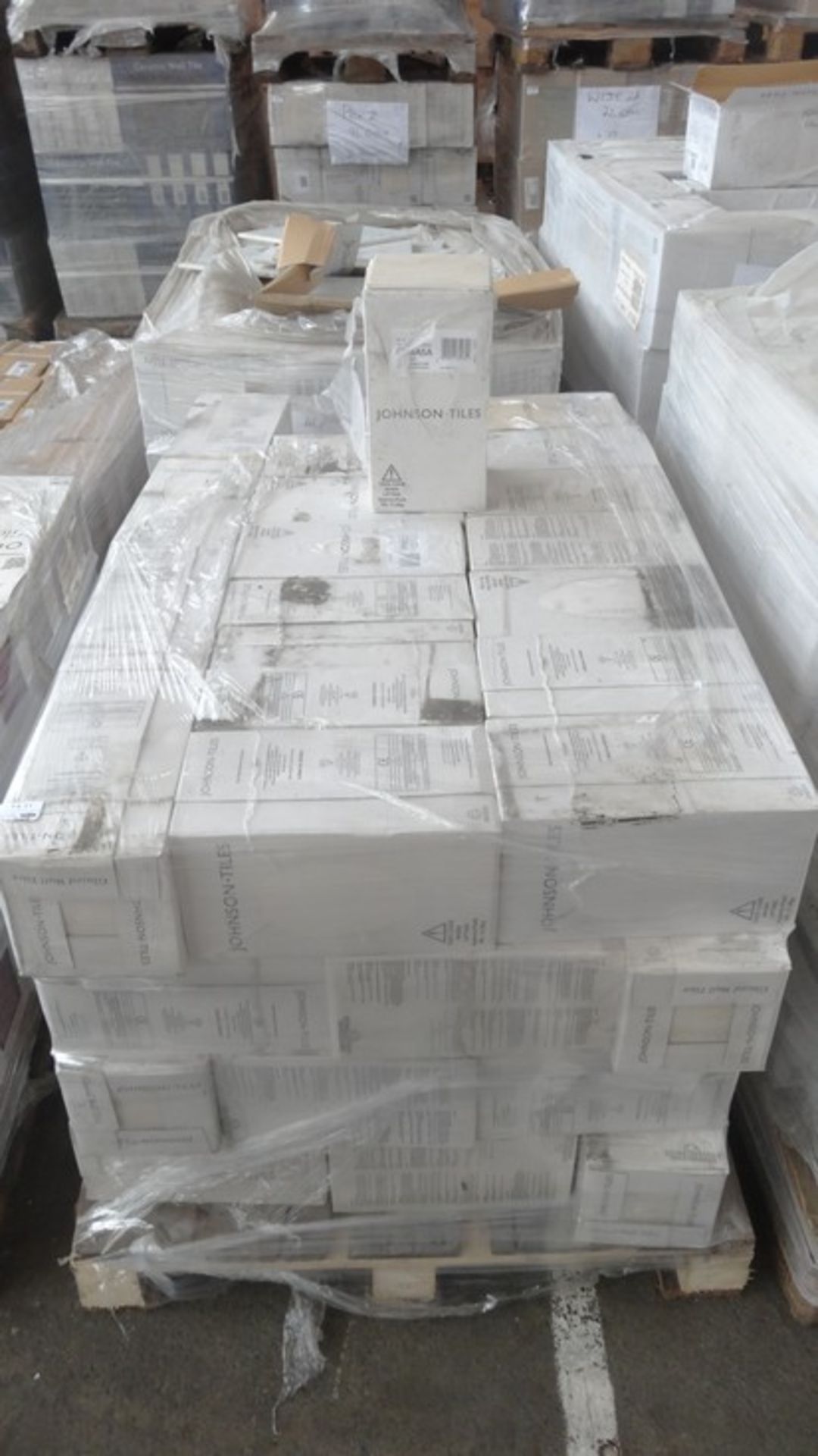 ONE LOT TO CONTAIN APPROX 54X PACKS OF BRAND NEW FACTORY SEALED DESIGNER WALL/FLOOR TILES 15X15CM
