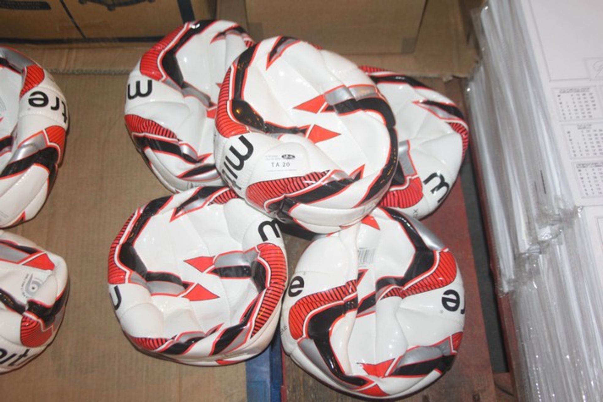 ONE LOT TO CONTAIN 5X BRAND NEW MITRE FOOTBALLS (THERE ARE FIVE ITEMS IN THIS LOT) (FE)