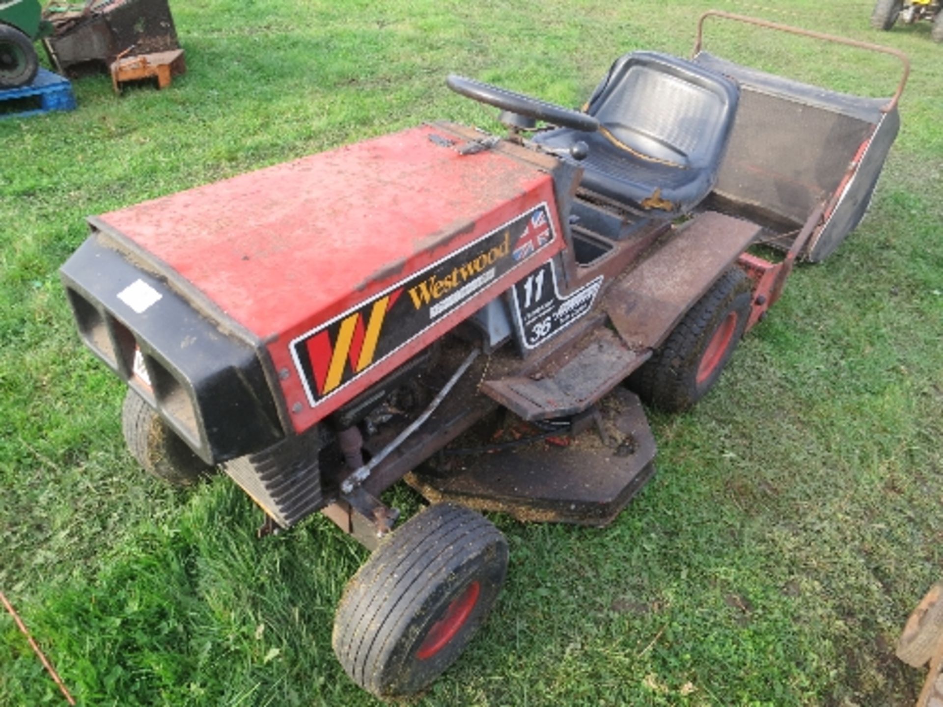 Westwood 11 ride on mower c/w grass collector. Cutter loading recent rebuilt Mower in regular use