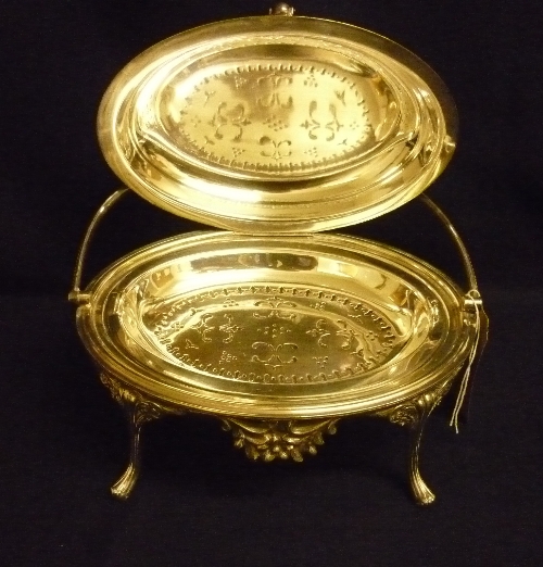 Silver plated chafing dish on decorated feet with plain & pierced inserts - Image 2 of 2