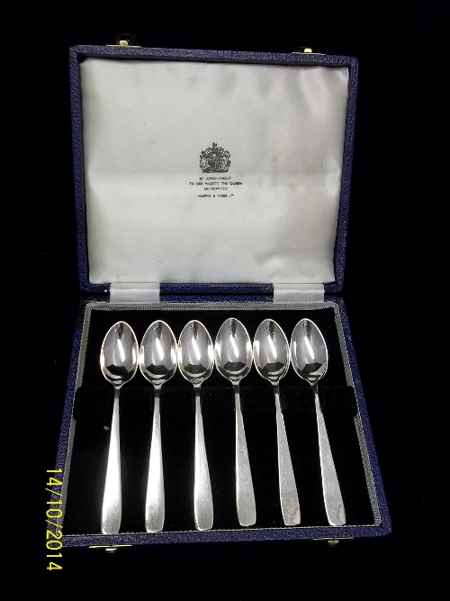 Set of 6 Mappin & Webb silver plated tea spoons, boxed