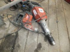2 no. Hilti breakers, TE905 and another