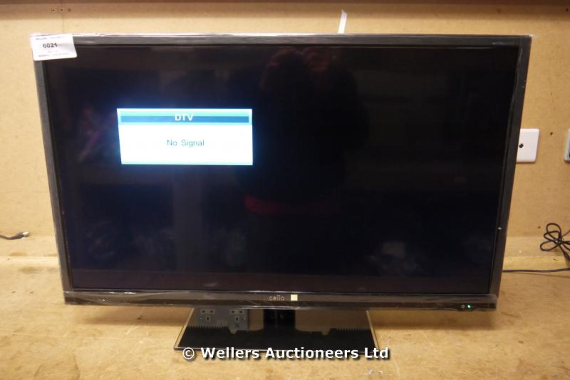 *"CELLO C32227DVB-LED VER 2 32" HD LED TV WITH FREEVIEW / POWERS UP WITH PICTURE / WITH REMOTE /