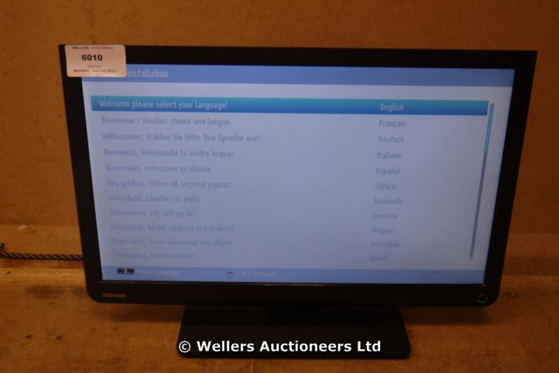 *"TOSHIBA 22D1333B 22" HD LED TV WITH BUILT IN DVD PLAYER / POWERS UP WITH PICTURE / WITHOUT