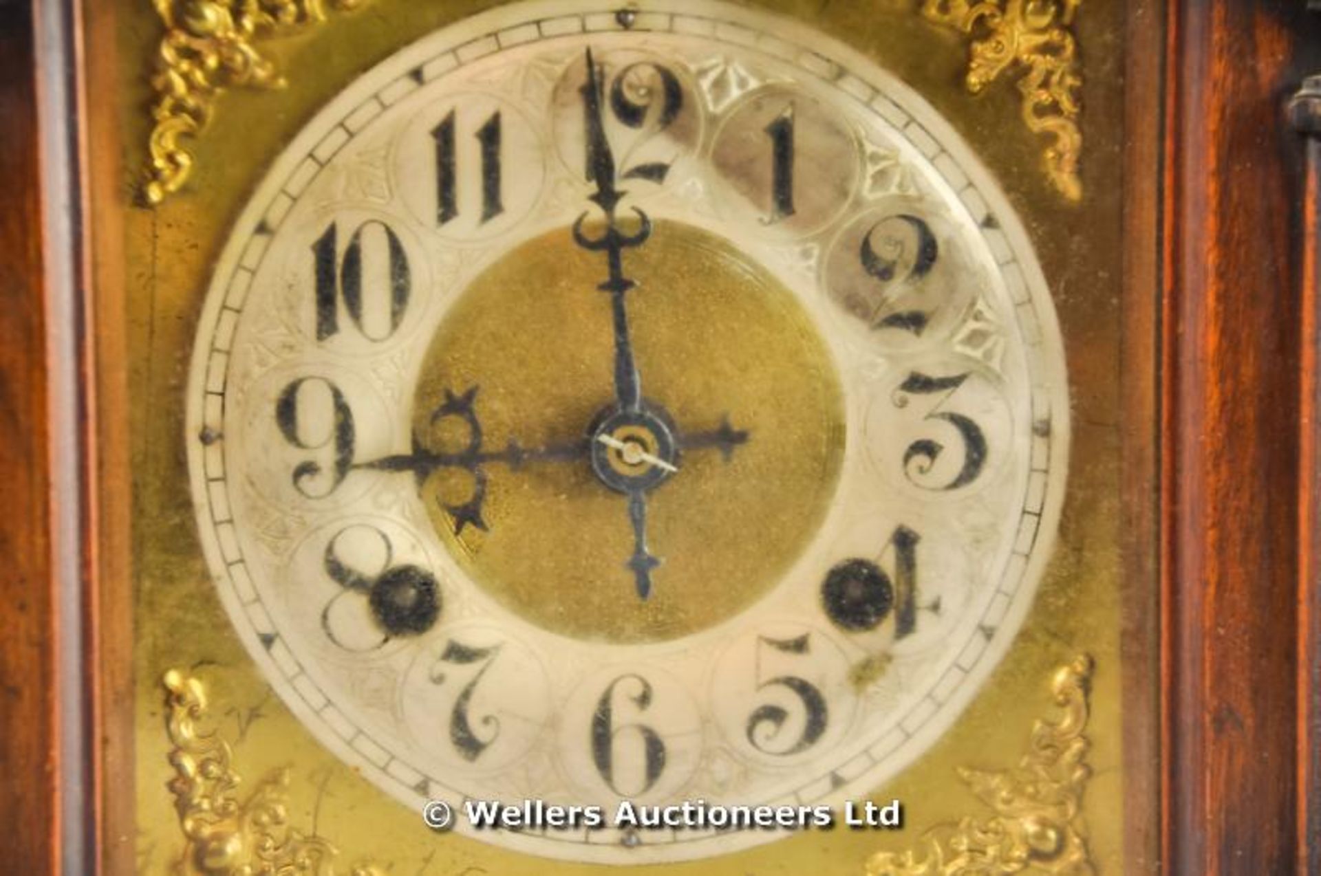 A walnut cased mantel clock, C1900 - Image 2 of 6
