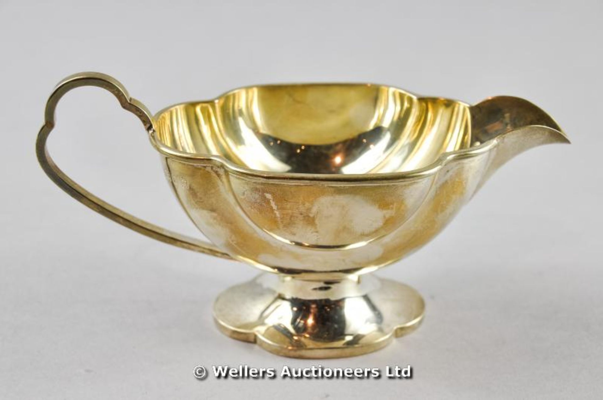 *An Art Deco silver sauce boat, London 1933, and a Victorian silver cream jug, Sheffield 1895, total - Image 2 of 5