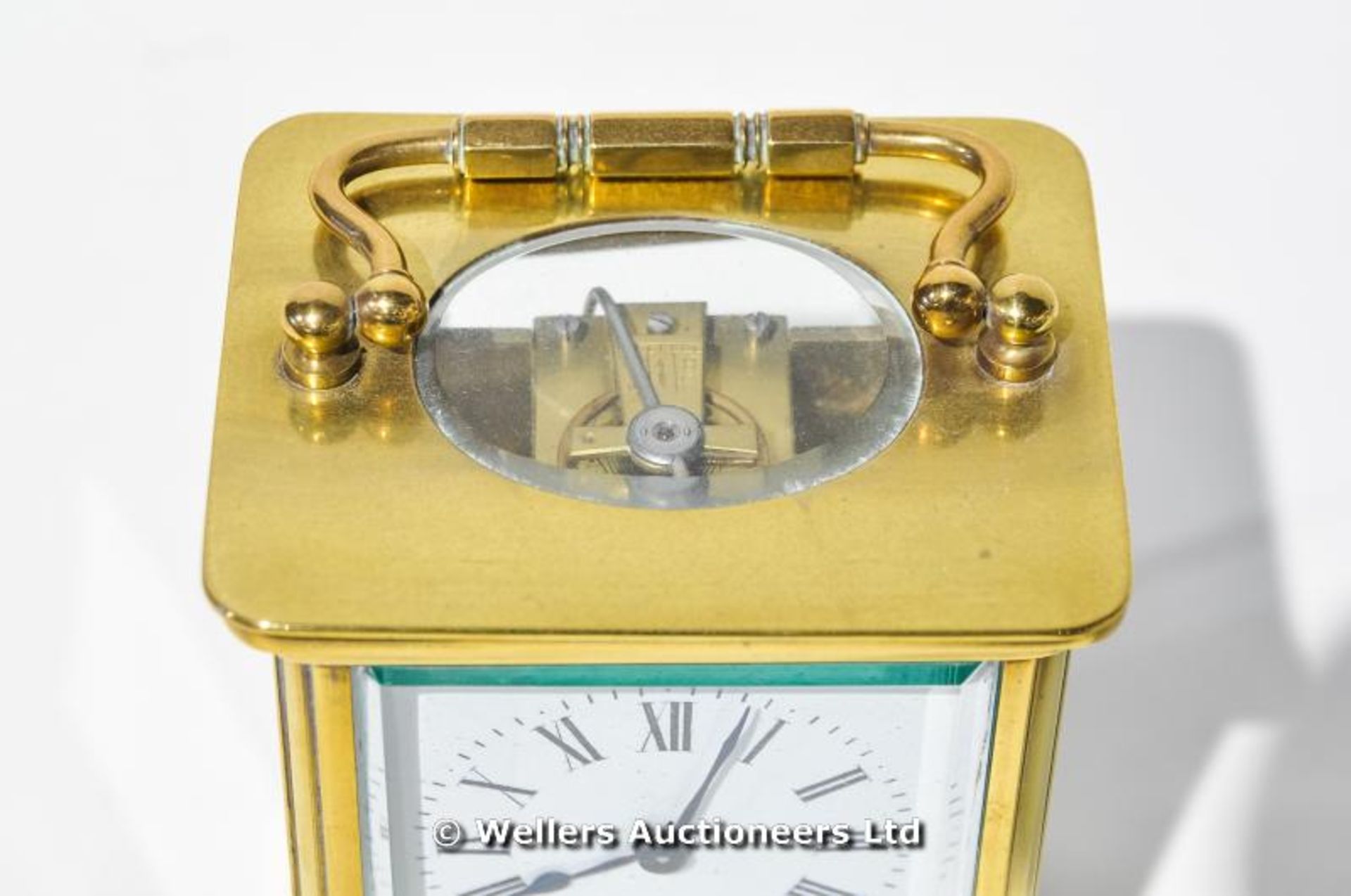 A French brass carriage clock with key - Image 5 of 5