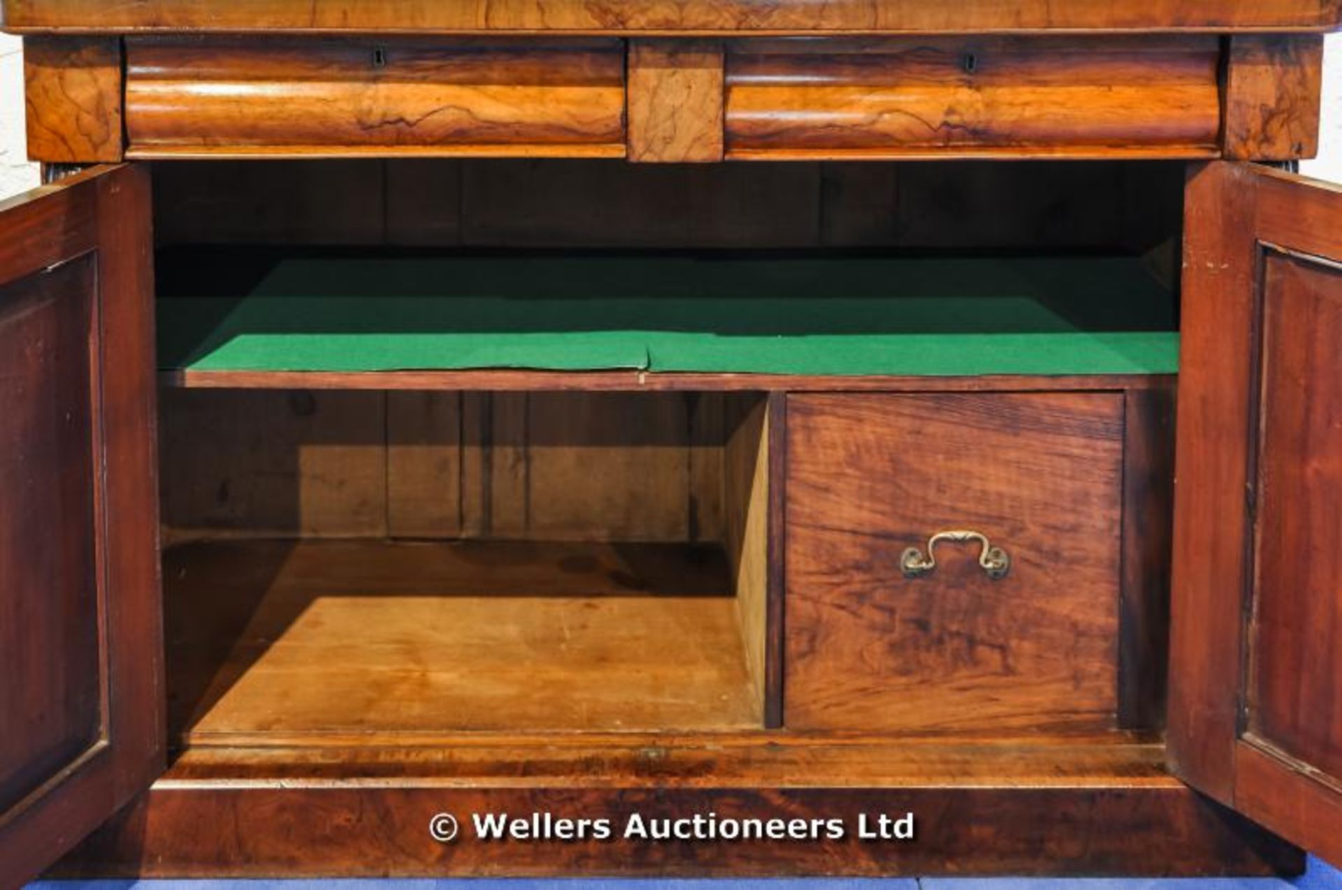 A walnut chiffonier with two frieze drawers over two cupboard doors - Image 5 of 5